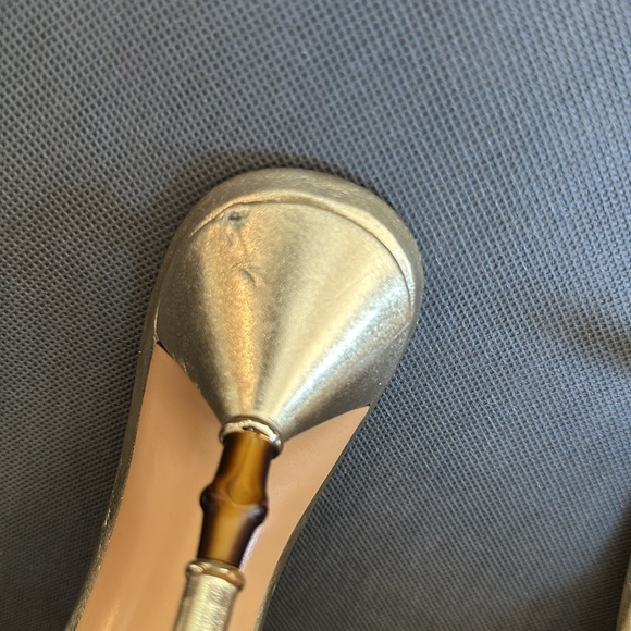 Authentic GUCCI Gold Sandals Sz 7. Purchased from SFA. Box & dust bag included - Picture 7 of 11